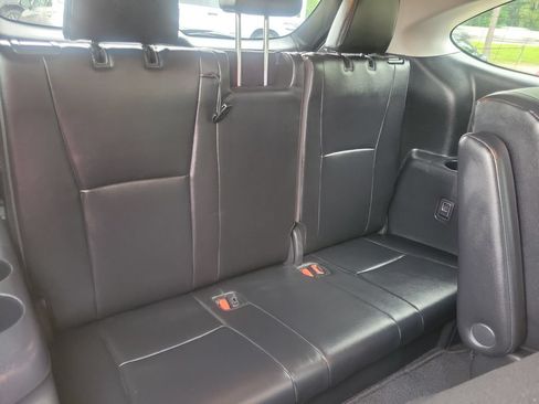 Used 2024 Toyota Highlander XLE FWD image 34