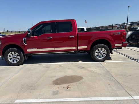 Used 2022 Ford F250 Platinum AWD/4WD image 4