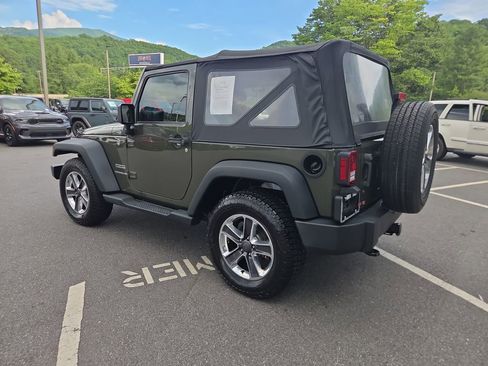 Used 2015 Jeep Wrangler Sport w/ Quick Order Package 24S AWD/4WD image 7
