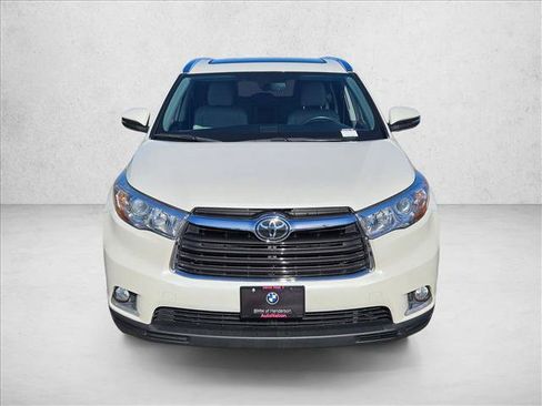 Used 2016 Toyota Highlander Limited Platinum image 2