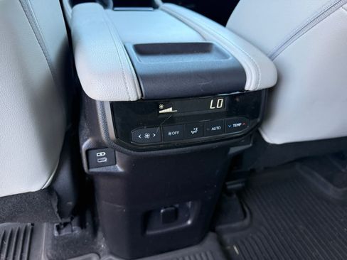 Used 2024 Toyota Grand Highlander FWD image 8