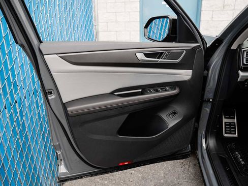 New 2026 Volkswagen Atlas Peak Edition image 12