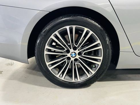 Used 2019 BMW 540i w/ Premium Package image 12