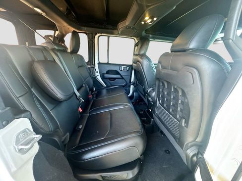 Used 2022 Jeep Wrangler Unlimited Rubicon 4xe w/ Cold Weather Group AWD/4WD image 30