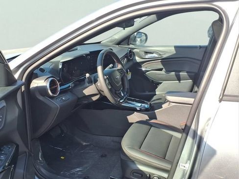 New 2026 Chevrolet Trax RS w/ Sunroof Package FWD image 17