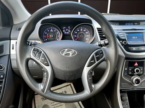 Used 2016 Hyundai Elantra SE w/ Option Group 02 FWD image 17