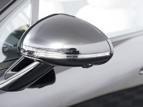 Certified 2025 Porsche Macan image 27