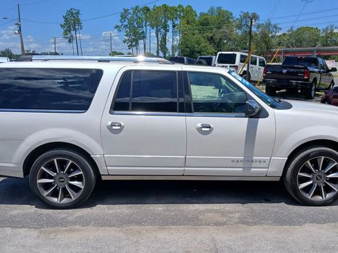 Used 2017 Lincoln Navigator L Reserve image 6
