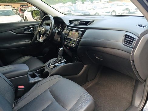 Used 2018 Nissan Rogue SL FWD image 16
