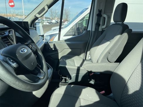 Used 2023 Ford Transit 350 XLT image 3