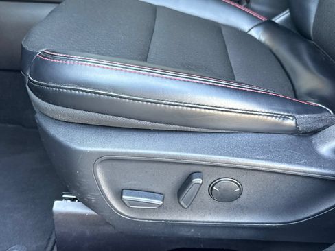 Used 2025 Ford Escape ST-Line FWD image 12