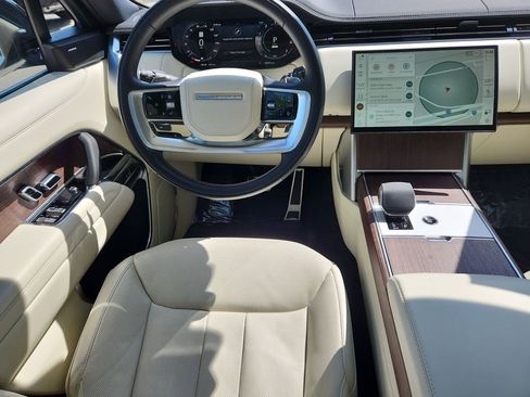 Certified 2025 Land Rover Range Rover SE AWD/4WD image 4