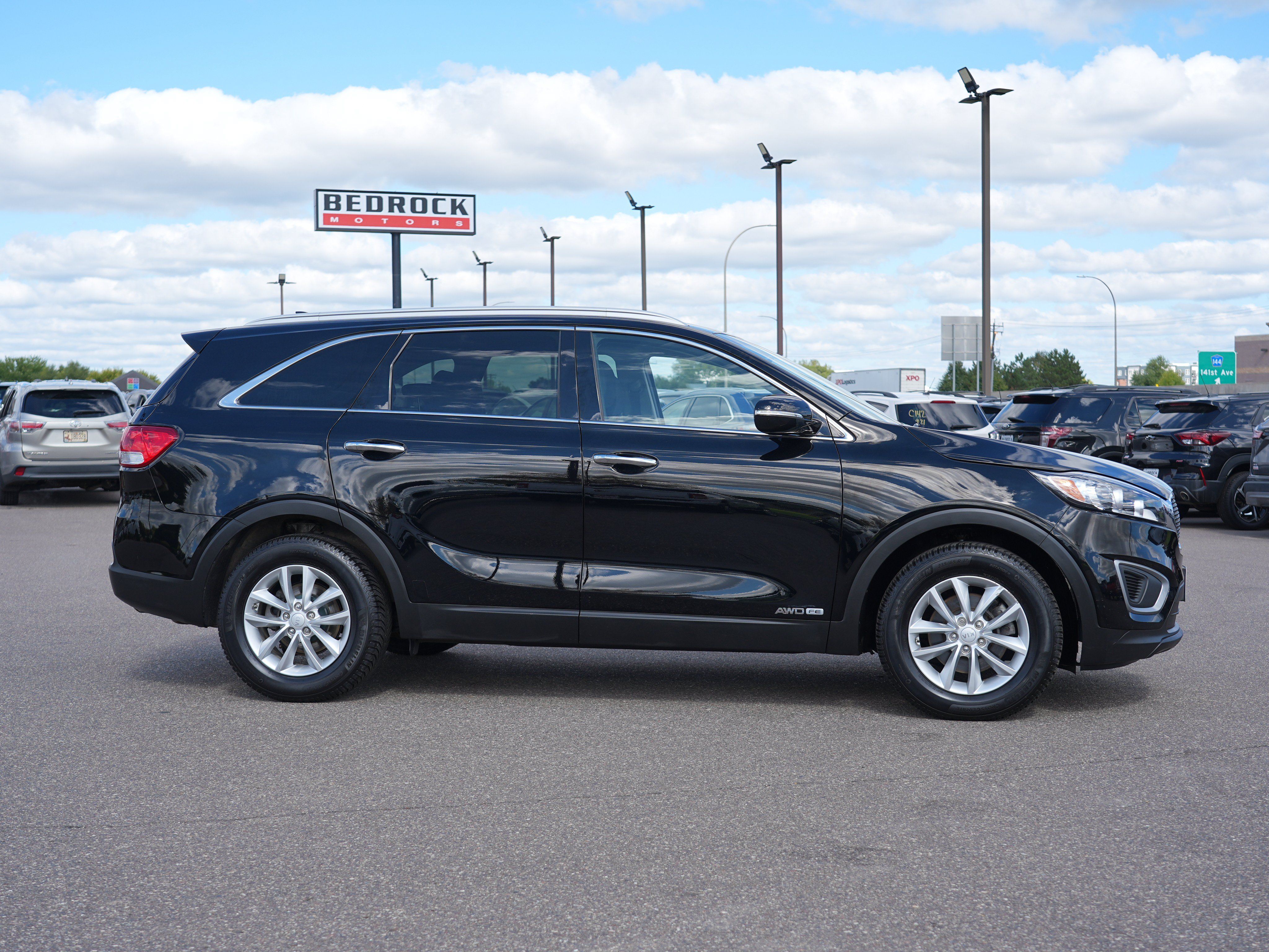 Used 2016 Kia Sorento LX w/ LX Convenience Package AWD/4WD image 2