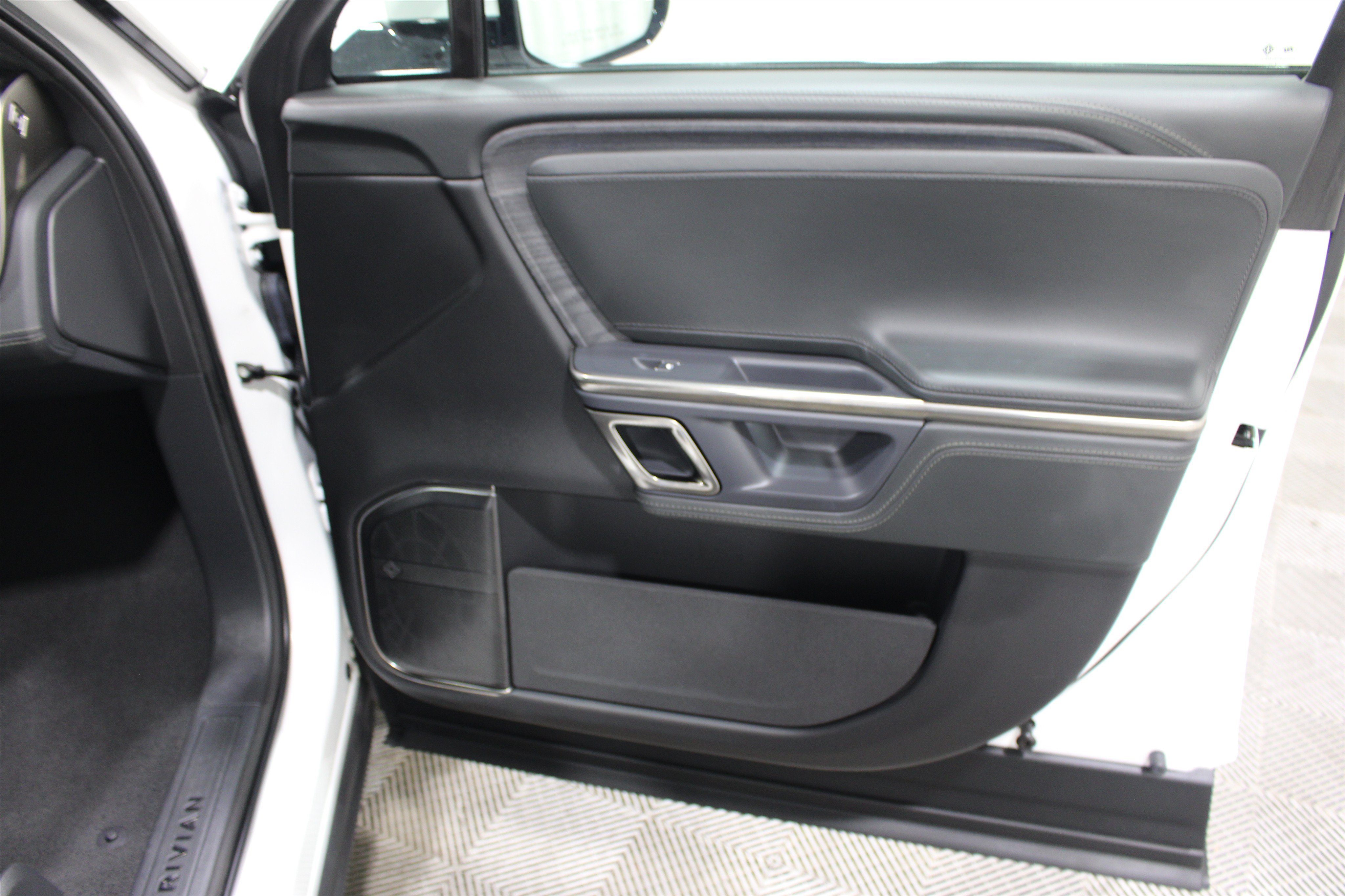 Used 2024 Rivian R1S Adventure Quad AWD/4WD image 26