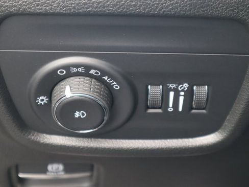 New 2025 Jeep Grand Cherokee Limited w/ Trailer Tow Package image 9