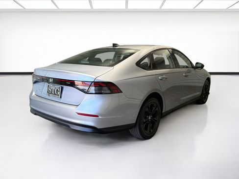 Used 2025 Honda Accord SE image 4