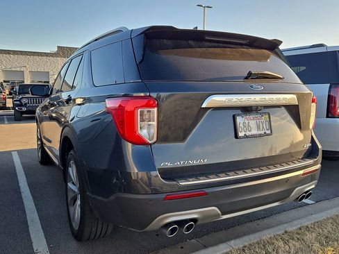 Used 2022 Ford Explorer Platinum w/ Equipment Group 601A image 2