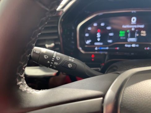 Used 2025 GMC Sierra 1500 SLE image 21