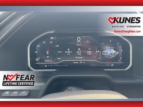 Used 2024 GMC Sierra 1500 AT4 w/ Technology Package AWD/4WD image 18