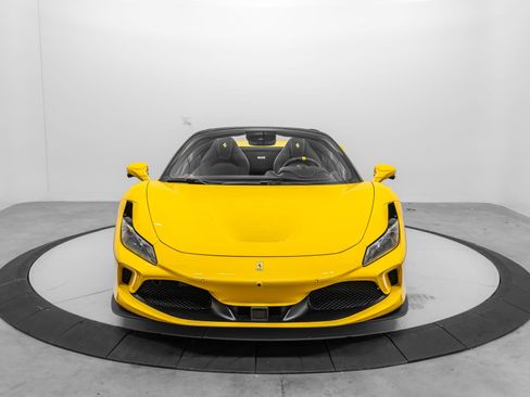 Certified 2022 Ferrari F8 Tributo RWD image 8