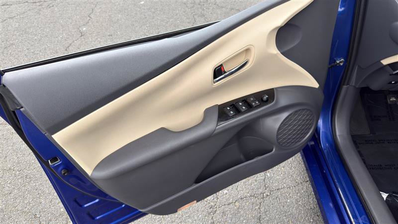 Used 2018 Toyota Prius Two w/ Prius Two Safety Plus Package FWD image 7