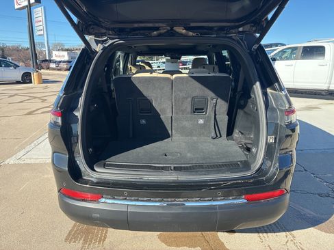 Used 2023 Jeep Grand Cherokee L Limited w/ Luxury Tech Group II image 5