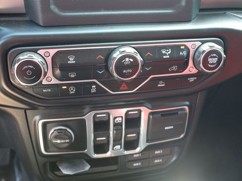 Used 2020 Jeep Gladiator Sport w/ Quick Order Package 24S AWD/4WD image 15
