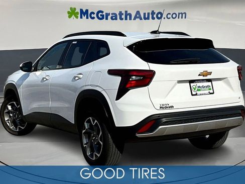 Used 2024 Chevrolet Trax LT w/ Driver Confidence Package image 4