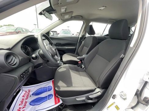 New 2025 Nissan Kicks Play S image 11