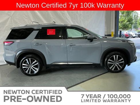Used 2025 Nissan Pathfinder Platinum AWD/4WD image 4