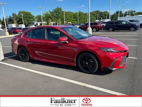 Certified 2025 Toyota Camry SE FWD image 3