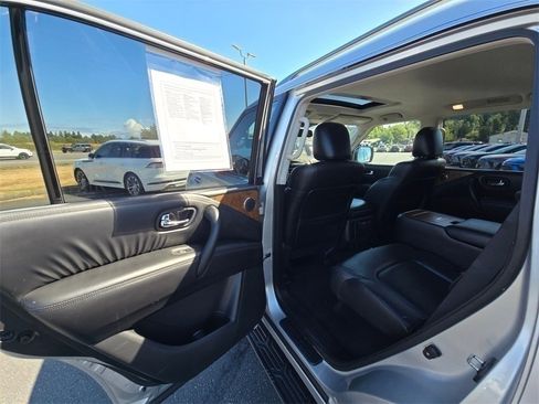 Used 2021 Nissan Armada SL w/ Captain's Chairs Package image 9