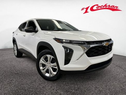 Certified 2024 Chevrolet Trax LS FWD image 1