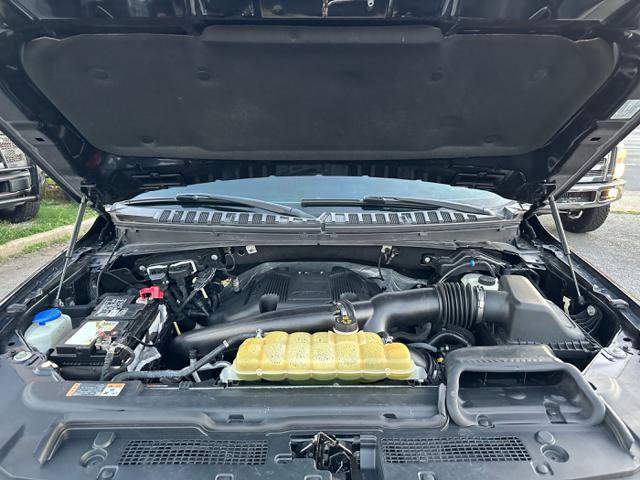 Used 2019 Ford Expedition XLT w/ Equipment Group 202A AWD/4WD image 24