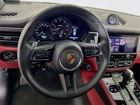 Used 2022 Porsche Macan GTS image 12