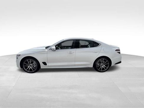 Used 2025 Genesis G70 2.5T image 8