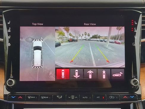 Certified 2022 Jeep Grand Wagoneer Series III w/ Rear Seat Video Group 1 image 27