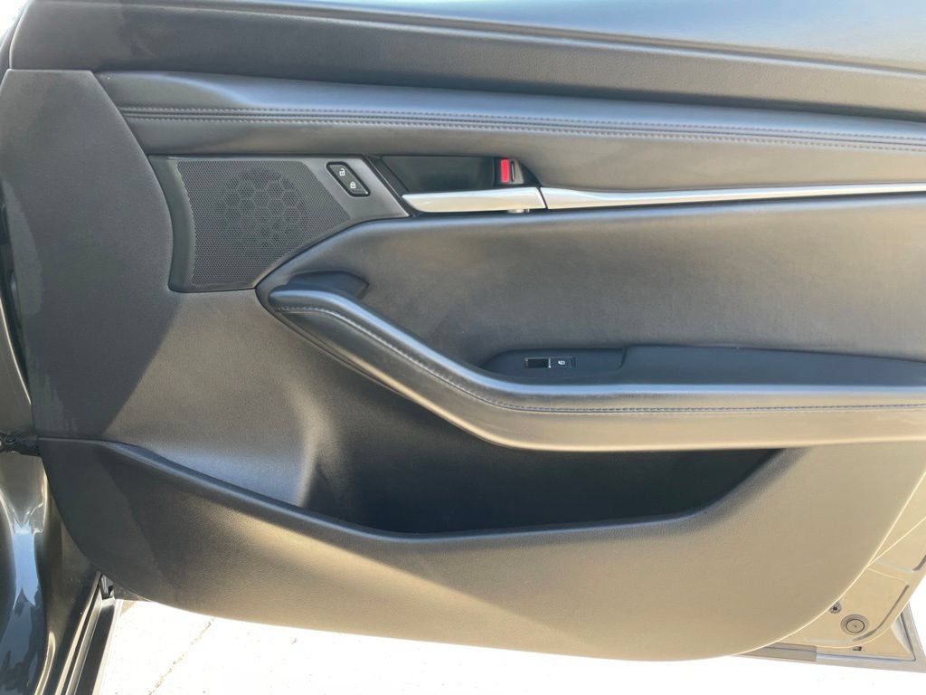 Used 2024 MAZDA MAZDA3 s FWD image 25