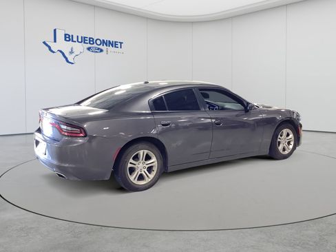 Used 2019 Dodge Charger SXT RWD image 5