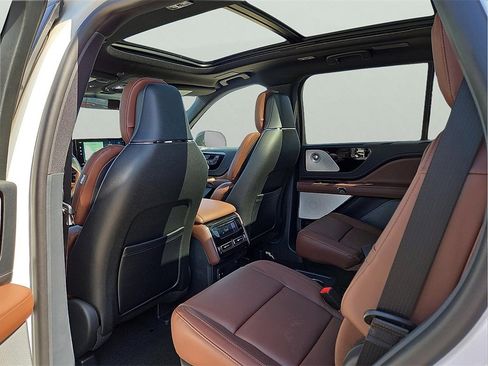 New 2026 Lincoln Aviator Reserve w/ Luxury Package image 12