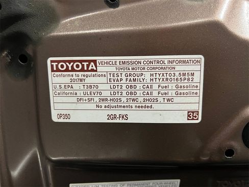 Used 2017 Toyota Highlander Limited image 46