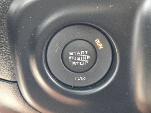Used 2023 Jeep Wrangler Unlimited Sahara w/ Cold Weather Group AWD/4WD image 28