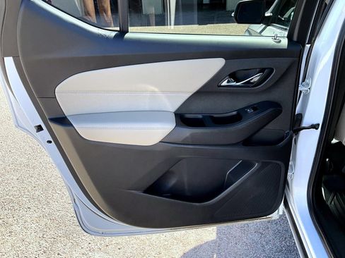 Used 2023 Chevrolet Traverse Premier AWD/4WD image 22
