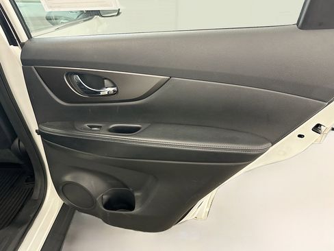 Used 2014 Nissan Rogue S AWD/4WD image 30