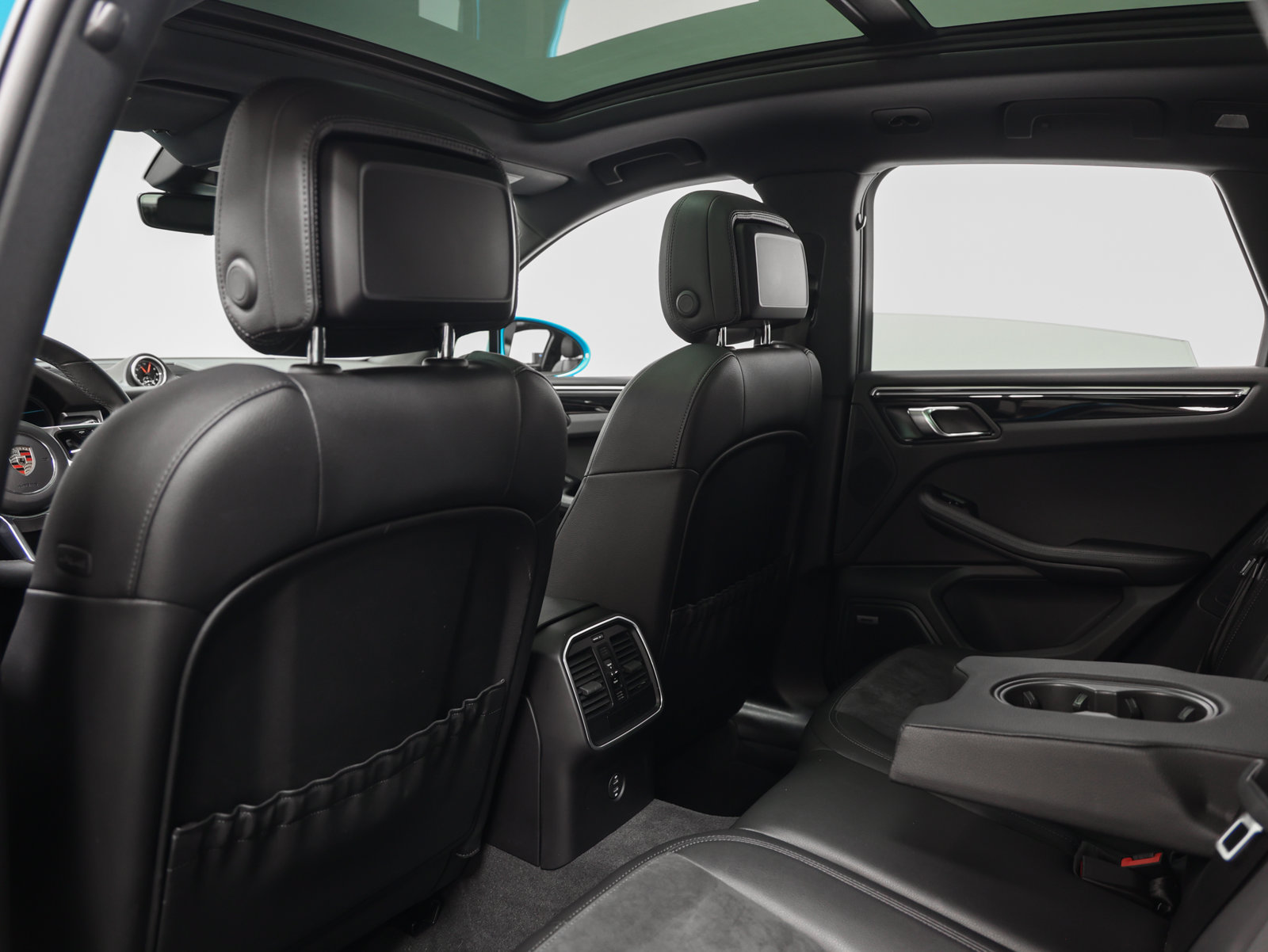 Certified 2021 Porsche Macan S AWD/4WD image 36