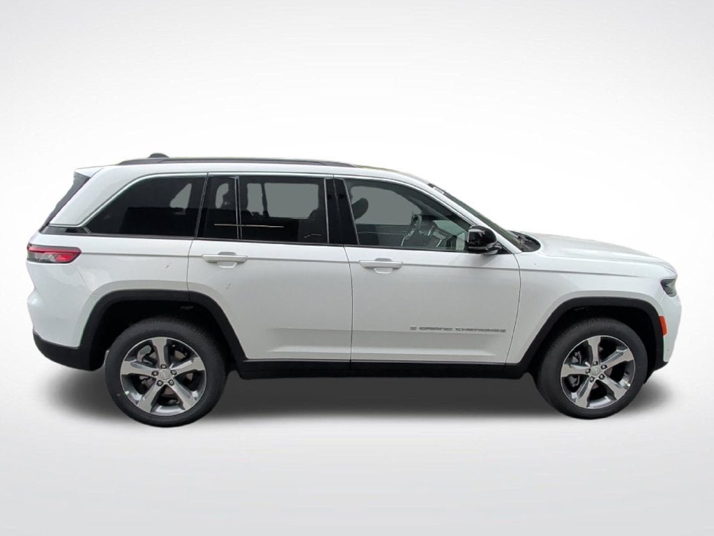 New 2026 Jeep Grand Cherokee Limited w/ Luxury Tech Group II AWD/4WD image 7