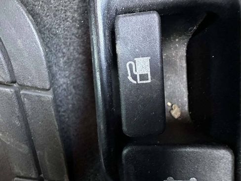 Used 2023 Toyota Corolla LE FWD image 15