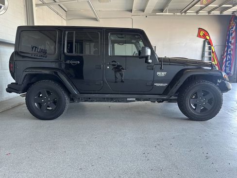 Used 2012 Jeep Wrangler Unlimited Rubicon image 9