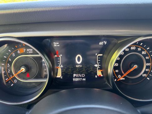 Used 2020 Jeep Wrangler Unlimited Sahara AWD/4WD image 36
