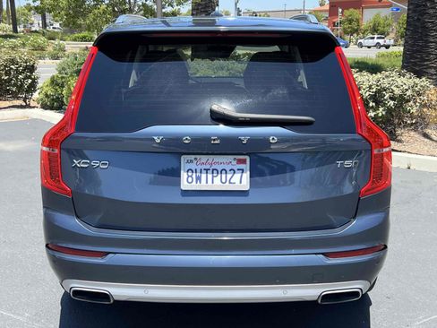 Used 2021 Volvo XC90 T5 Momentum AWD/4WD image 18